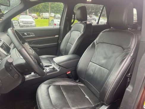 Used 2018 Ford Explorer Limited AWD/4WD image 12