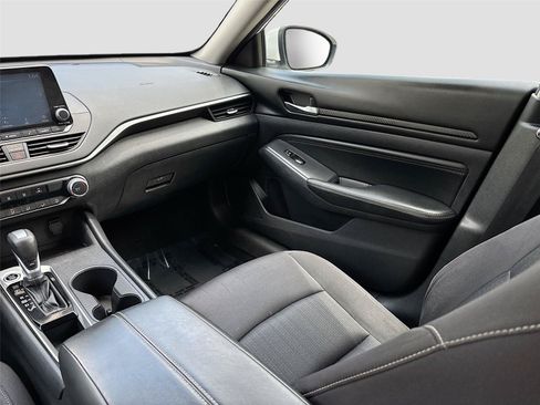 Used 2020 Nissan Altima 2.5 S FWD image 22