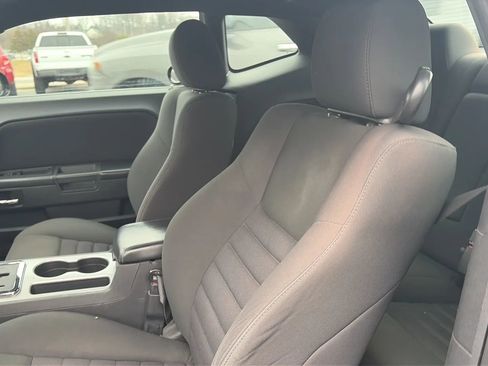 Used 2009 Dodge Challenger SE image 36