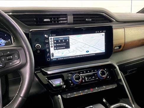 Used 2025 GMC Sierra 1500 Denali Ultimate image 9