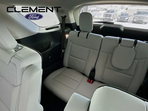 New 2026 Ford Explorer Platinum w/ LUX Leather Package AWD/4WD image 31