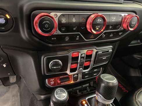 Used 2021 Jeep Gladiator Mojave AWD/4WD image 28