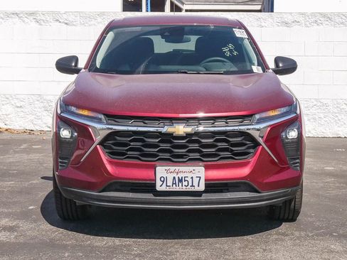 Used 2024 Chevrolet Trax LS FWD image 2