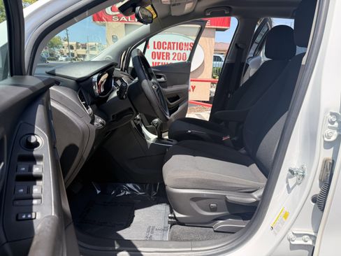 Used 2020 Chevrolet Trax LS w/ Tint and Cruise Package FWD image 12
