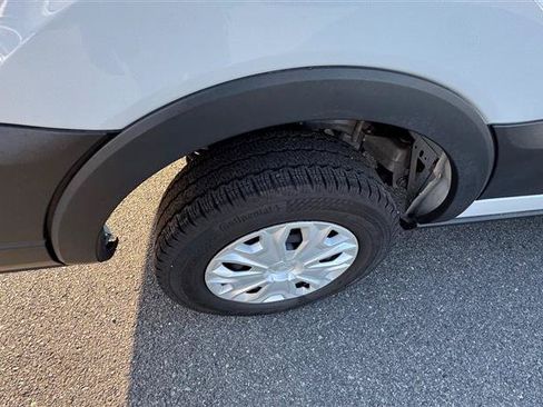 Used 2023 Ford E-Transit Medium Roof RWD image 22