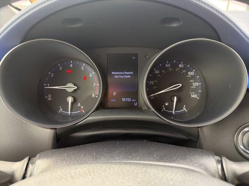 Used 2020 Toyota C-HR XLE image 23