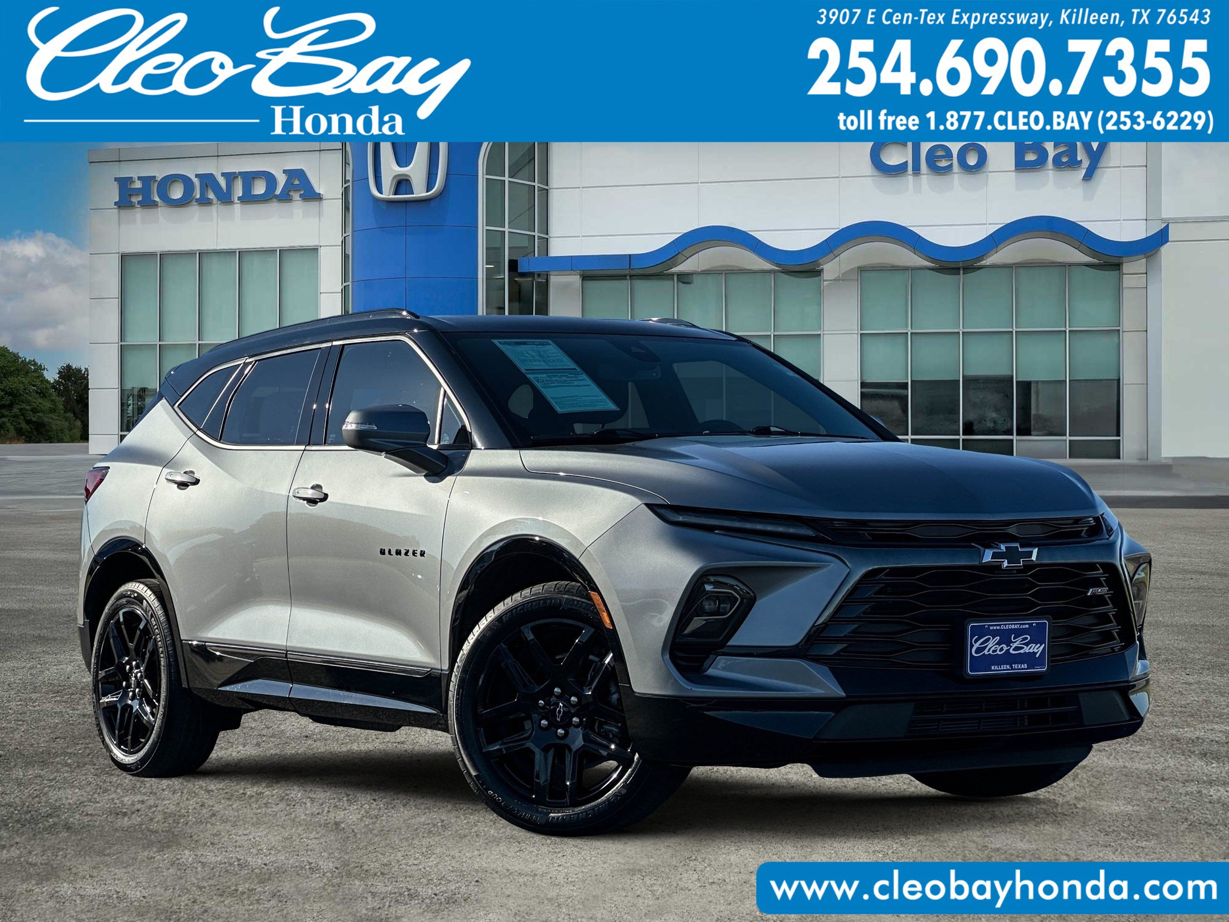 Used 2024 Chevrolet Blazer RS w/ Enhanced Convenience Package FWD image 1