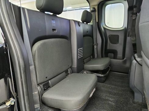 Used 2023 Nissan Frontier SV w/ Technology Package RWD image 25
