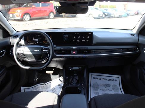 Used 2025 Kia K4 FWD image 18