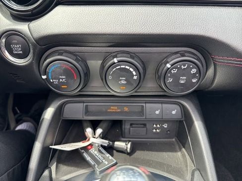Used 2018 MAZDA MX-5 Miata Club RWD image 26