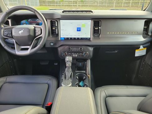 New 2025 Ford Bronco Badlands w/ Sasquatch Package image 11