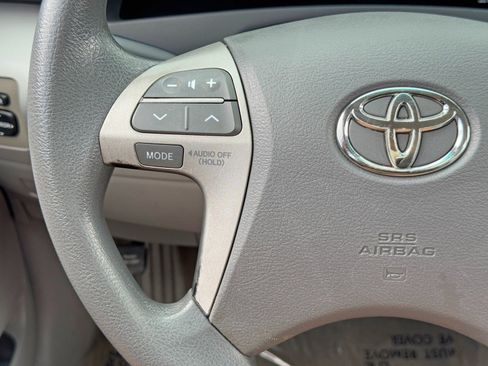 Used 2010 Toyota Camry image 20