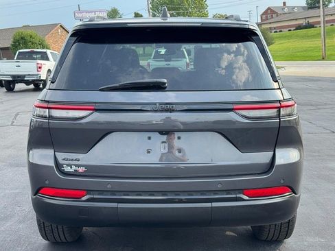 Used 2023 Jeep Grand Cherokee Altitude AWD/4WD image 4
