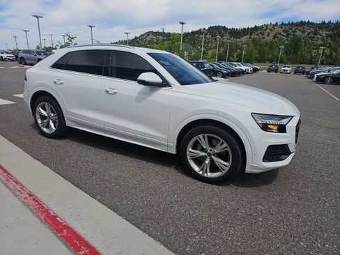 Used 2023 Audi Q8 Premium w/ Convenience Package AWD/4WD image 3