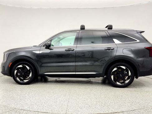 Used 2025 Kia Sorento EX image 8