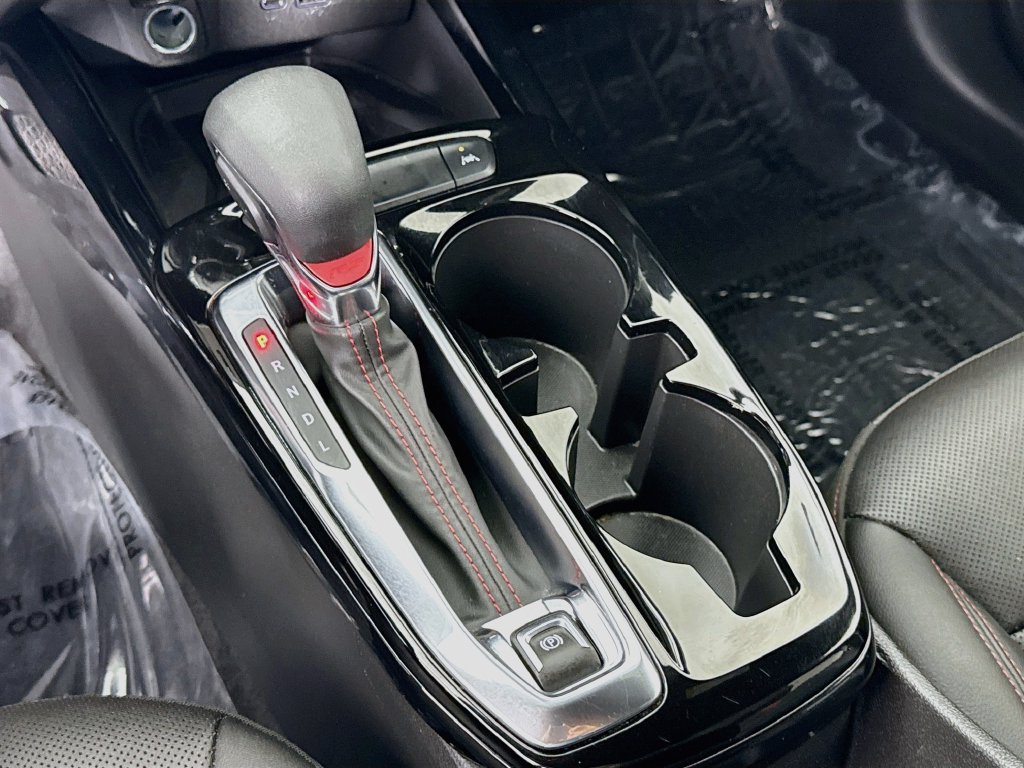 Used 2024 Chevrolet Trax RS w/ Sunroof Package FWD image 18