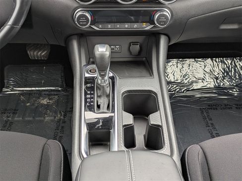 Used 2020 Nissan Sentra SV image 18