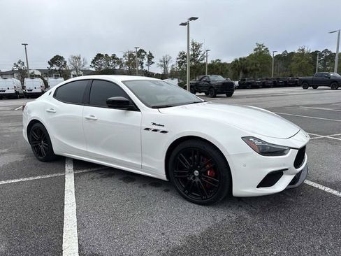 Used 2023 Maserati Ghibli Modena image 1