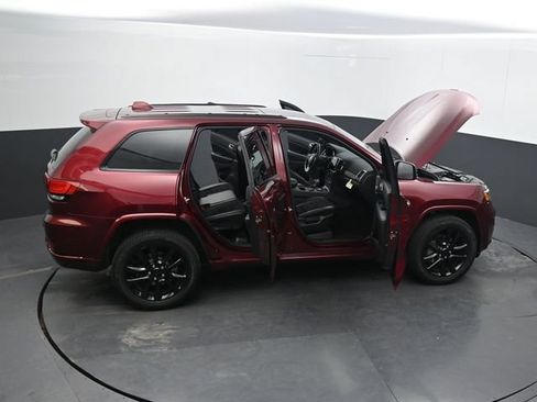Used 2020 Jeep Grand Cherokee Altitude AWD/4WD image 74