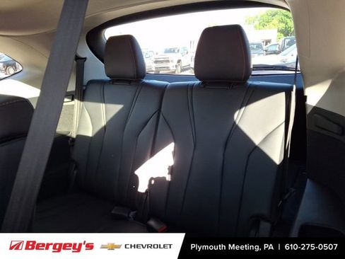 Used 2023 Acura MDX SH-AWD w/ Technology Package image 12