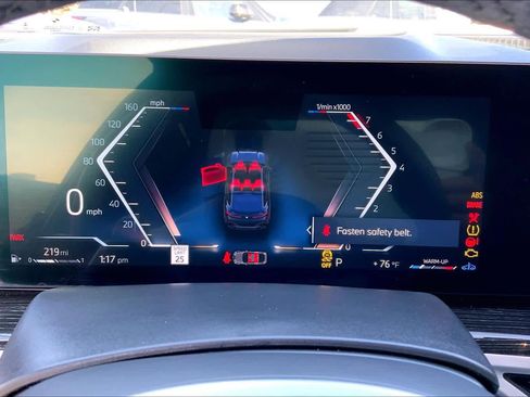 Used 2025 BMW X6 xDrive40i w/ Executive Package image 25