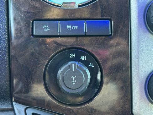 Used 2013 Ford F250 Platinum w/ FX4 Off Road Pkg image 37