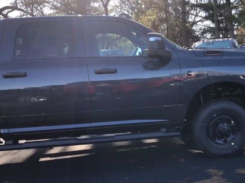 New 2026 RAM 2500 Tradesman AWD/4WD image 9