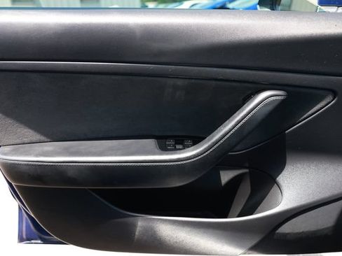 Used 2020 Tesla Model 3 Standard Range Plus RWD image 42