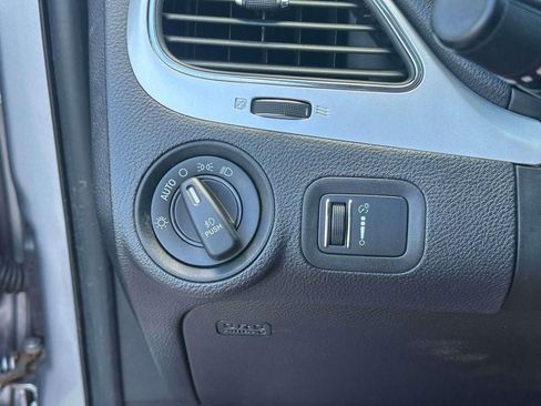 Used 2017 Dodge Journey SXT FWD image 19