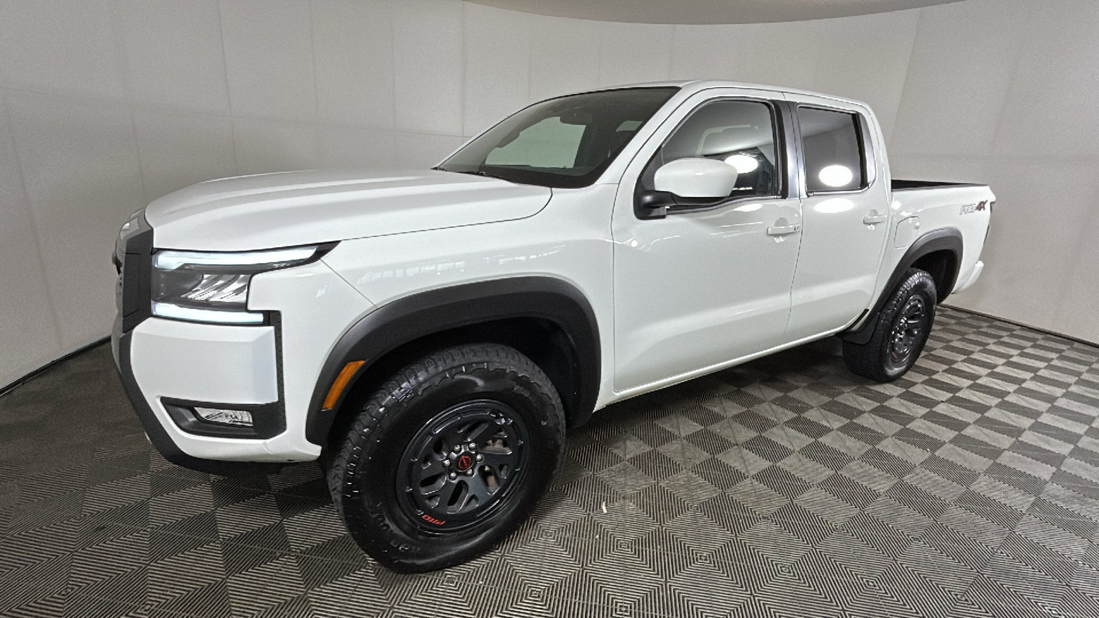 Used 2026 Nissan Frontier PRO-4X AWD/4WD image 7