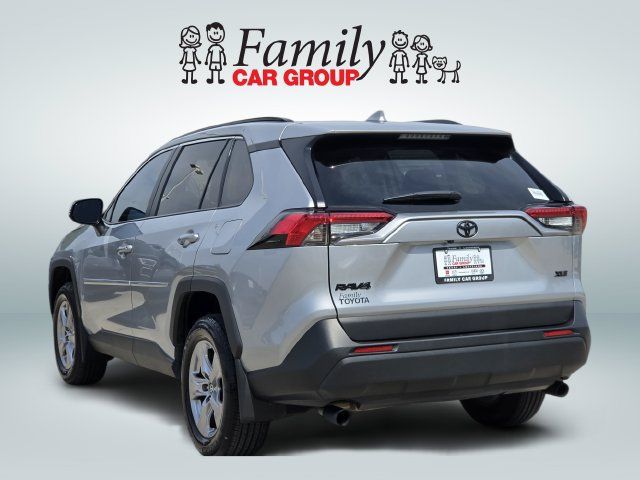 Used 2025 Toyota RAV4 XLE w/ Convenience Package FWD image 3