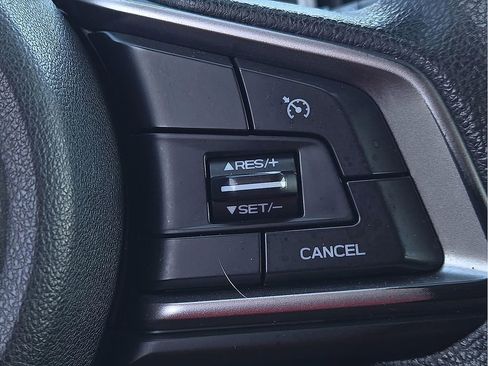 Used 2018 Subaru Crosstrek 2.0i AWD/4WD image 17