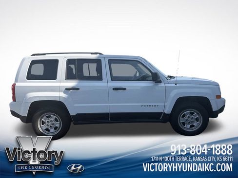 Used 2016 Jeep Patriot Sport FWD image 3