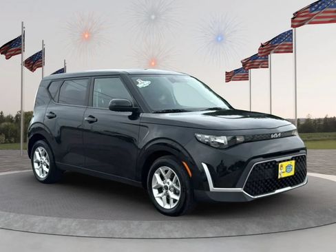 Used 2023 Kia Soul LX w/ Option Group 015 FWD image 1