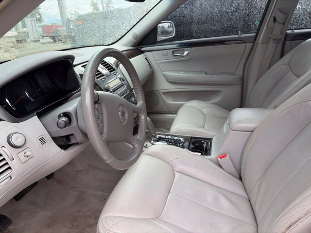 Used 2010 Cadillac DTS Luxury FWD image 4