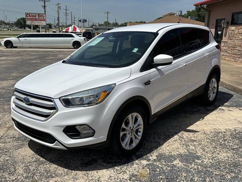 Used 2019 Ford Escape SE FWD image 5