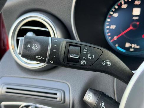 Used 2022 Mercedes-Benz GLC 300 4MATIC SUV image 25