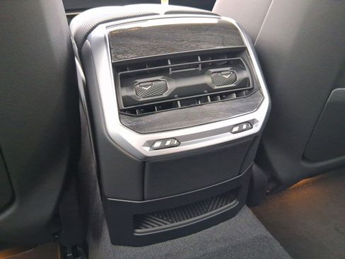 New 2026 BMW 750e xDrive image 29