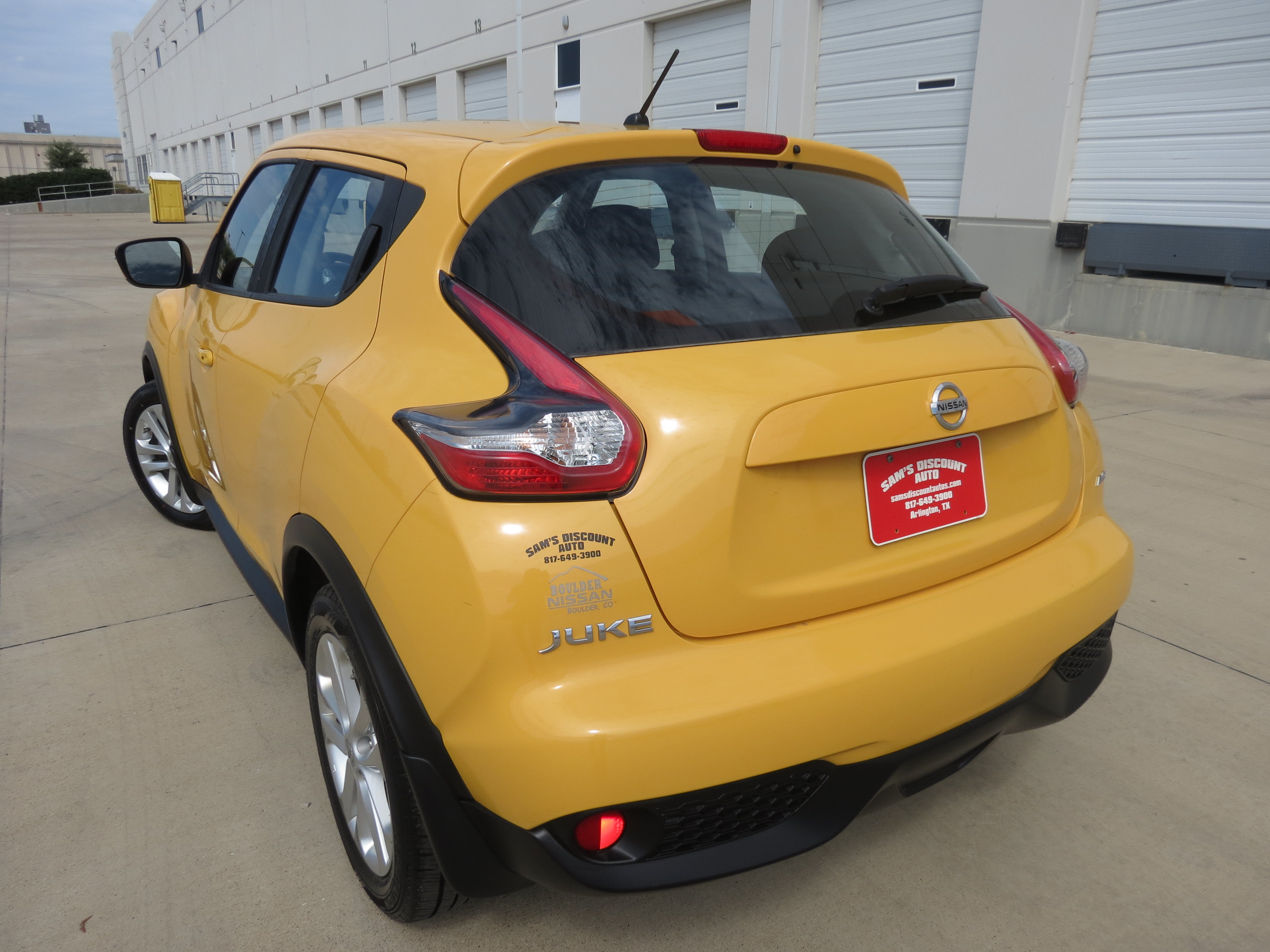 Used 2016 Nissan Juke S AWD/4WD image 3