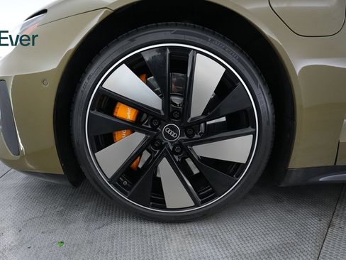 Used 2022 Audi RS e-tron GT w/ Carbon Performance Package AWD/4WD image 19