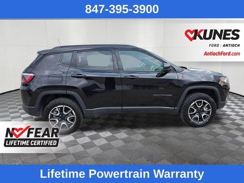 Used 2024 Jeep Compass Trailhawk AWD/4WD image 8