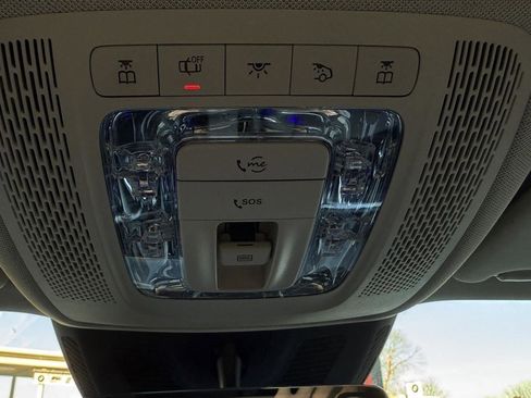 Used 2021 Mercedes-Benz GLB 250 4MATIC w/ Premium Package image 67