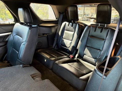 Used 2016 Ford Explorer XLT w/ Equipment Group 202A image 22