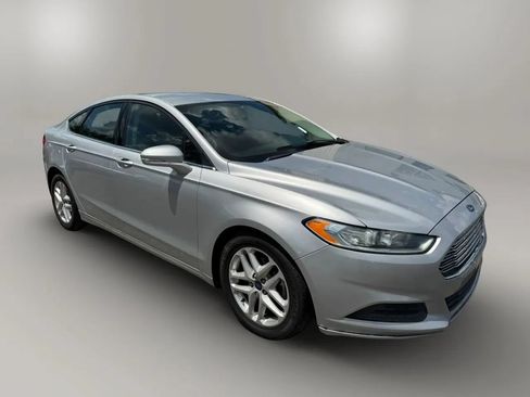Used 2016 Ford Fusion SE FWD image 6