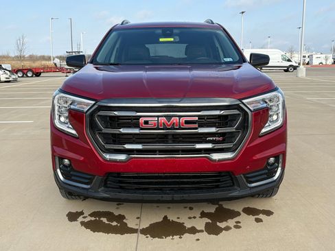 Used 2023 GMC Terrain AT4 image 2