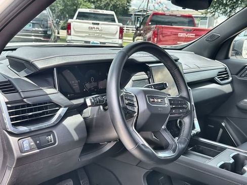 Certified 2026 GMC Acadia Elevation w/ Elevation Premium Package FWD image 10