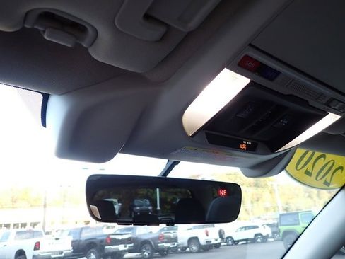 Used 2020 Subaru Forester Premium image 22