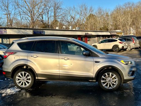 Used 2017 Ford Escape Titanium image 9