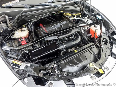 Used 2018 Alfa Romeo Stelvio AWD image 36