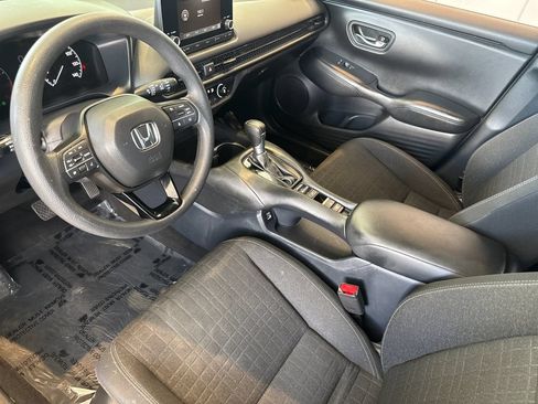 Used 2023 Honda HR-V LX image 9